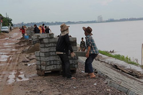Vientiane Embankment Nearly Finished