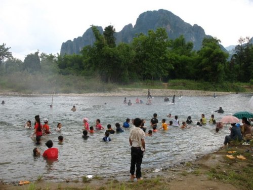 Nam Xong River waste dumping has decreased after backpacker parties shut down