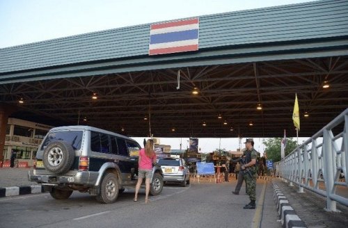 Lao Drivers To Be Charged For Using Thai Roads