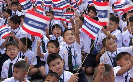 Lao Children Are Better Educated Than Thai Kids
