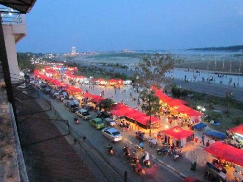 Vientiane To Trial Pedestrian Zone Alongside Mekong