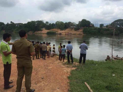 10 Students Missing After Nam Ngum Ferry Capsizes