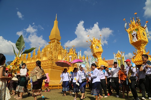 Stunning wax castle procession reflects rich Lao culture