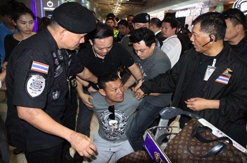 A Laotian man that Thai police say is the region's most wanted drug lord was arrested at Suvarabhumi airport yesterday. Chaichana Kaewphimpha, 41, was apprehended by a force of 100 drugs suppression officers and police as he attempted to leave the departure lounge after returning from a trip to Phuket. Also arrested were a male friend and two females in his party. Sommai Kongwisaisuk of the drugs suppr
