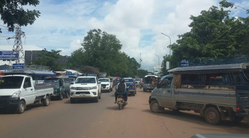 Vientiane authorities to cleanup around Khuadin Market