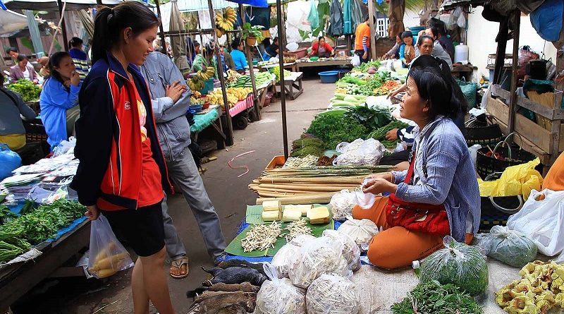 Lao Consumers Will Not Face Serious Food Shortages: Senior Economist
