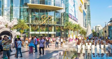 Malls And Markets in Bangkok Ordered to Close Until 12 April