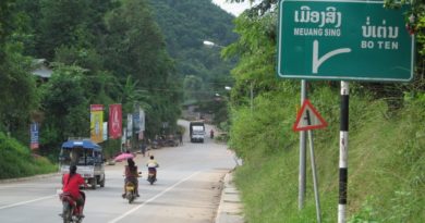 Chinese Workers and Gamblers Illegally Stream Into Laos to Avoid Quarantine