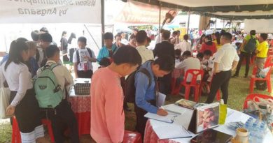 College Graduates in Laos Face Bleak Job Prospects Amid Pandemic Shutdowns