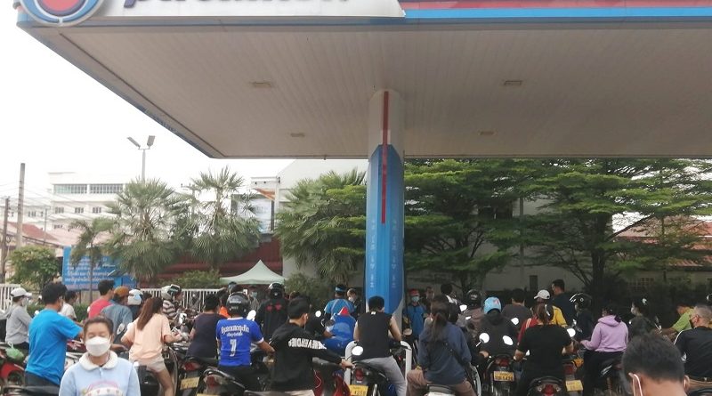 Lao Motorists Stunned By Record High Fuel Price