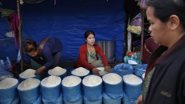 Laos Imposes Price Controls to Curb Inflation, But Merchants Say They’re Losing Money