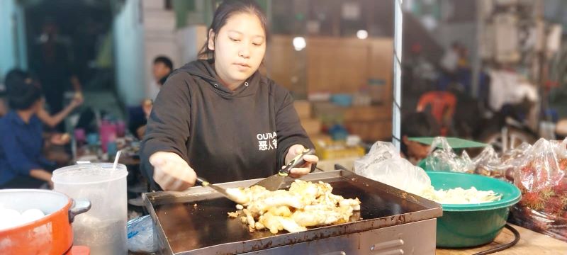 Sihom's Walking Street Attracts Local and Foreign Tourists