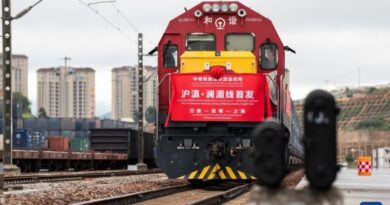 Laos economy rising - Freight train service inaugurated between Shanghai and Vientiane